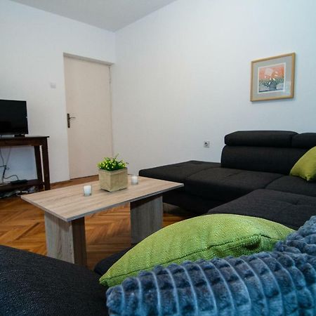 New Renovated Apartment 15 Min From Beach On Foot プーラ エクステリア 写真