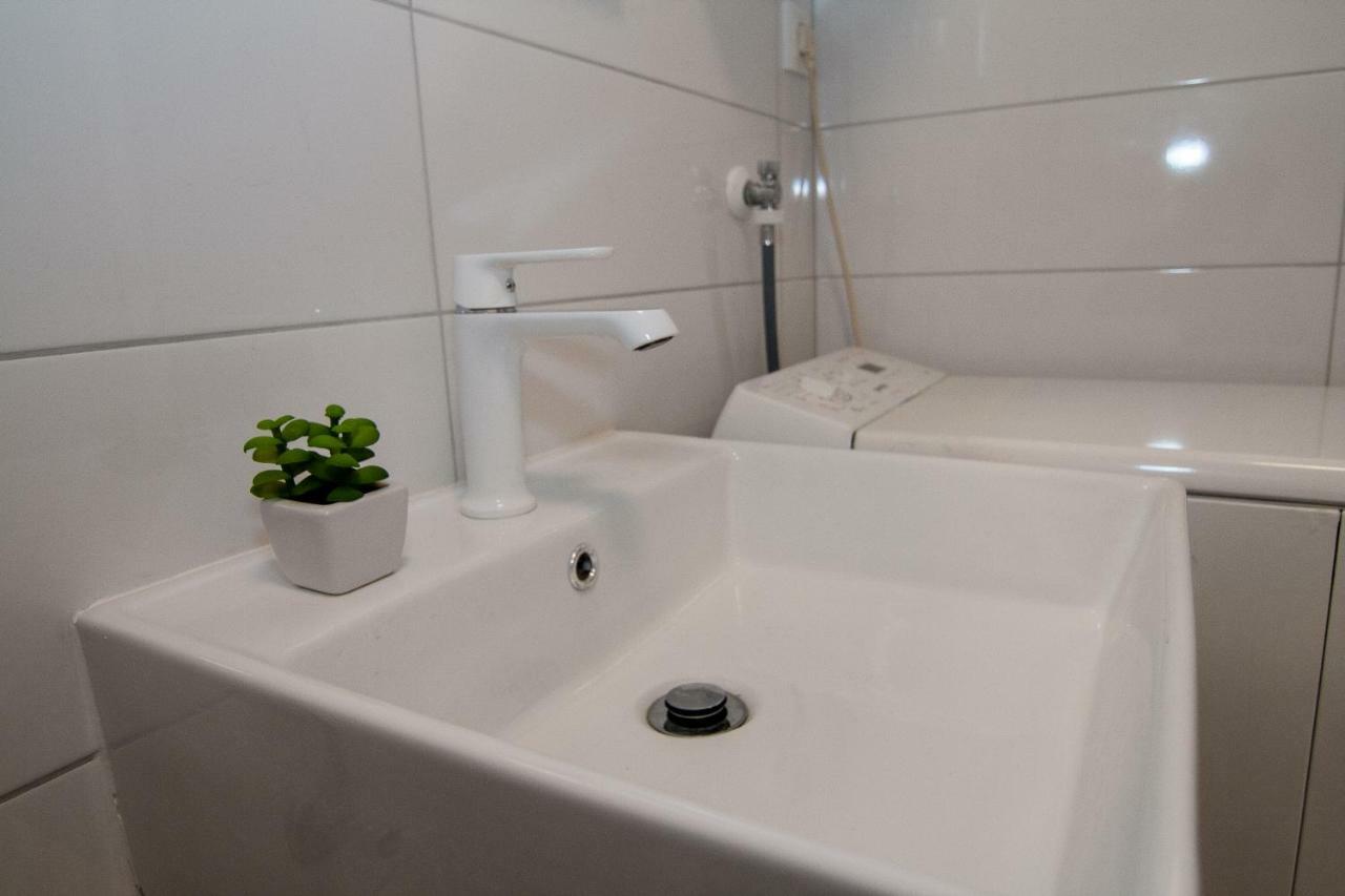 New Renovated Apartment 15 Min From Beach On Foot プーラ エクステリア 写真