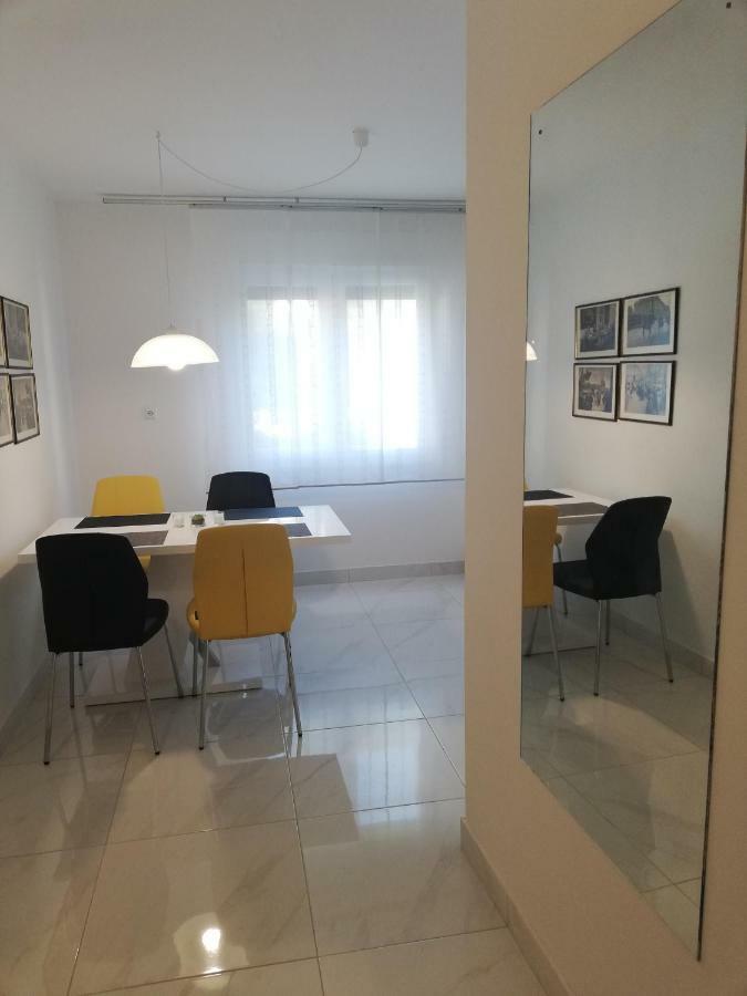 New Renovated Apartment 15 Min From Beach On Foot プーラ エクステリア 写真