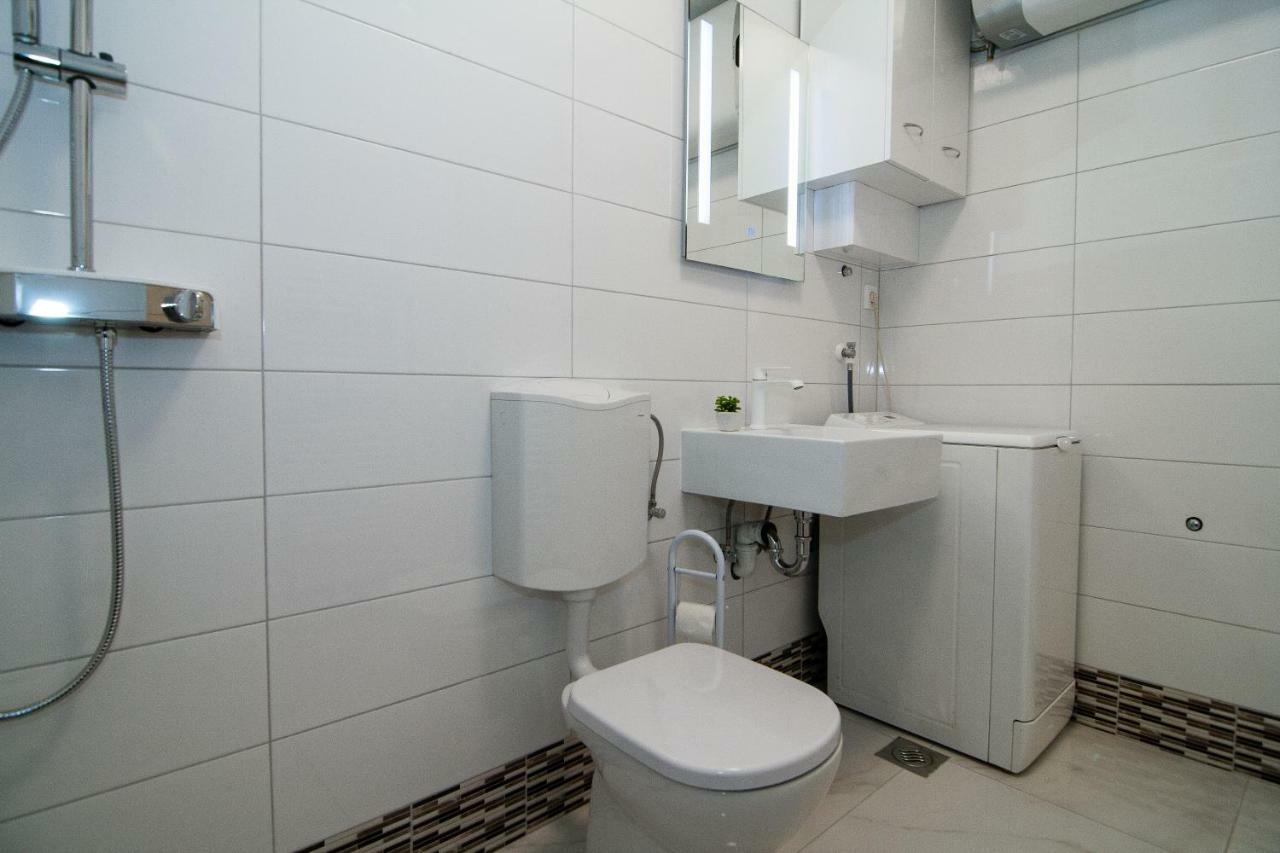 New Renovated Apartment 15 Min From Beach On Foot プーラ エクステリア 写真